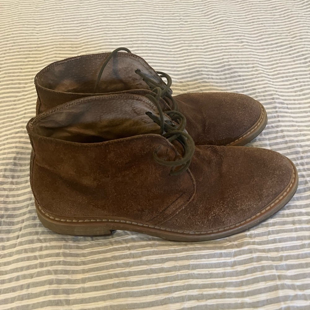 Men’s Chukka Boots Size 10
